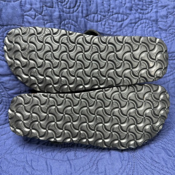 EUC Birkenstock Tofino Black Flower Thong Sandals Size Women's 7 Men's 4 - Picture 5 of 5